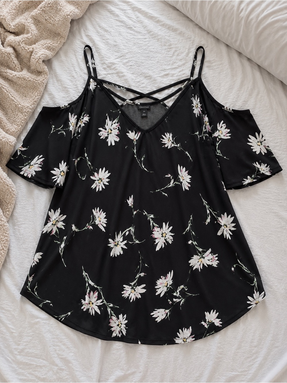Valette Black Floral Cold-Shoulder Cami